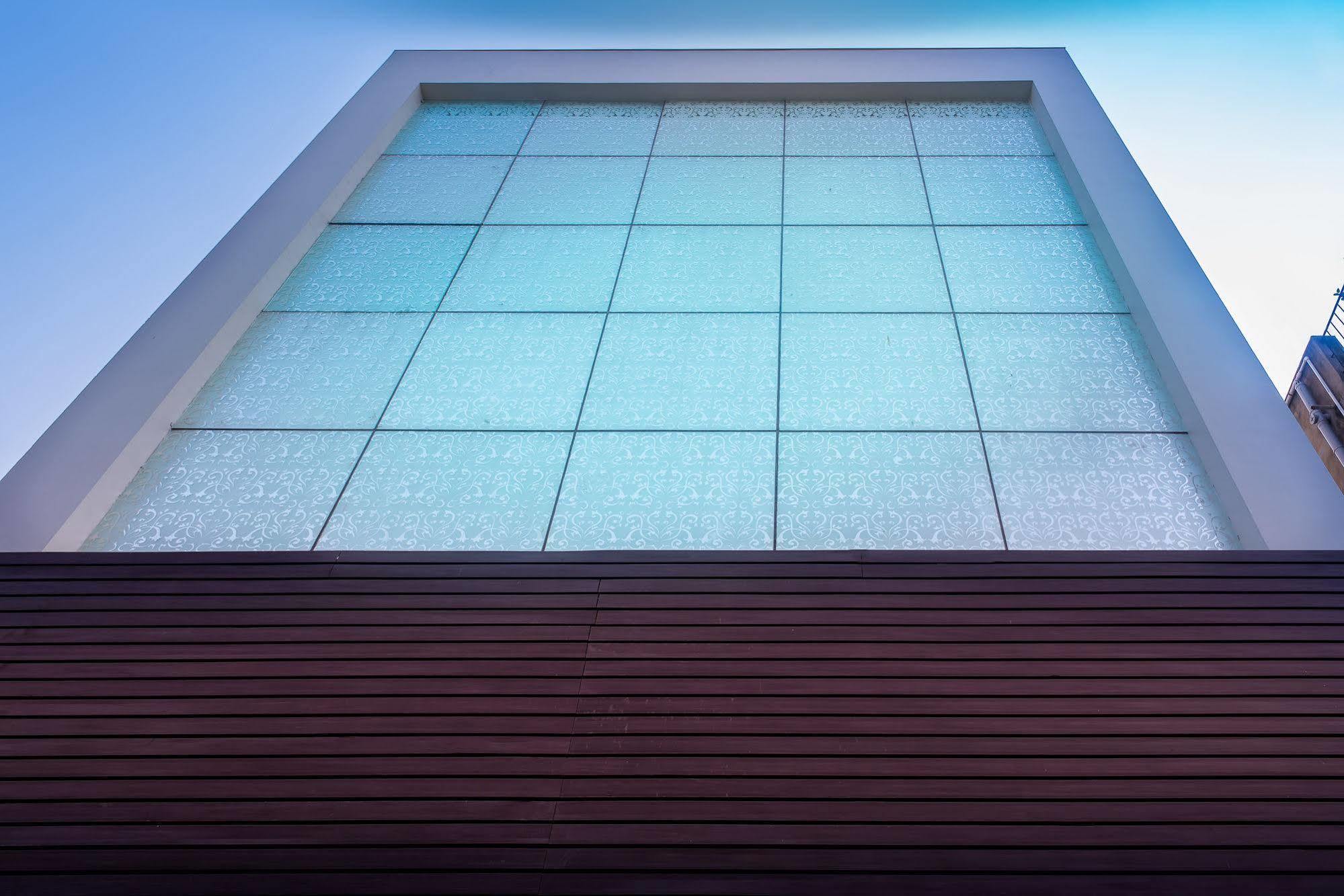Treebo Vedanta Hotell Calcutta Exteriör bild